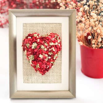 Gümüş Kırmızı Kalp Dekorlu Pano ( El Yapımı)