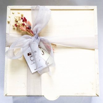 Gri Tül Kurdele Tasarımlı Küçük Kutu