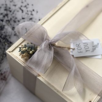 Gri Tül Kurdele Tasarımlı Büyük Kutu